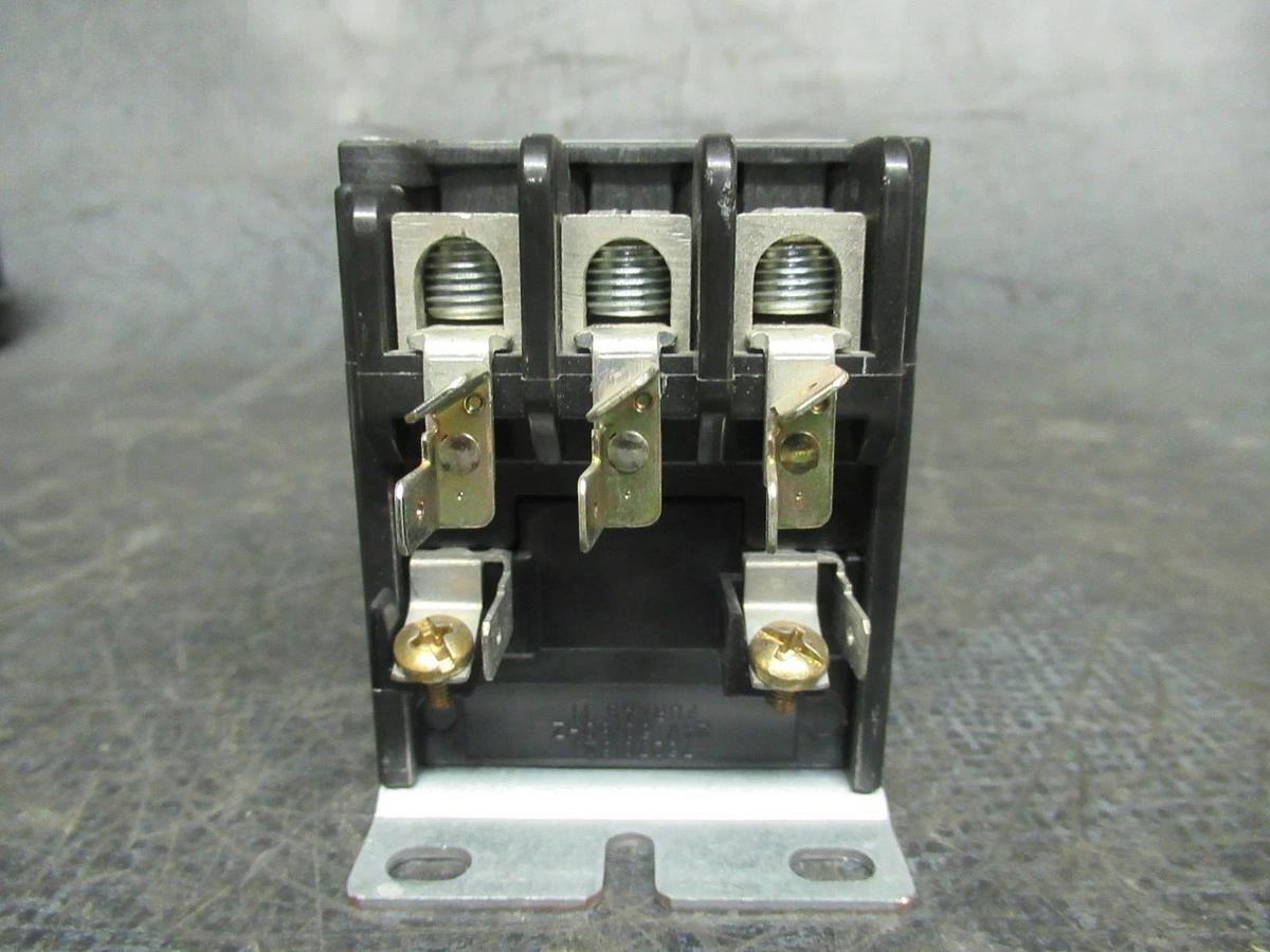 Used FURNAS DEFINITE PURPOSE CONTROLLER 42CF35AJASG 600V 40 AMP 15HP 50A/RES