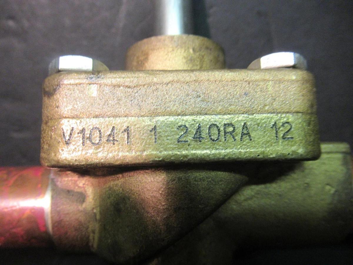 Used REFRIGERANT SOLENOID VALVE V1041-1 240RA **WARRANTY INCLUDED**