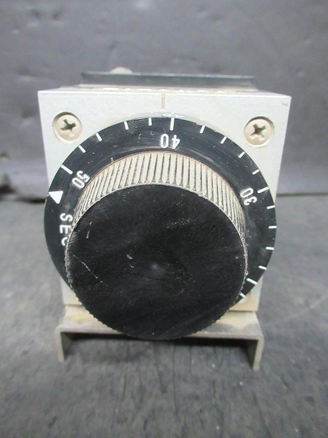 Used AGASTAT TIME DELAY RELAY 5-50 SECONDS 7012AD 120 VAC VOIL 600 VAC 10 AMP