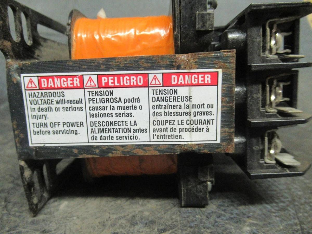 Used SQUARE D TRANSFORMER 9070TF75D23 75VA 50/60HZ INPUT:120/240V OUTPUT:24V