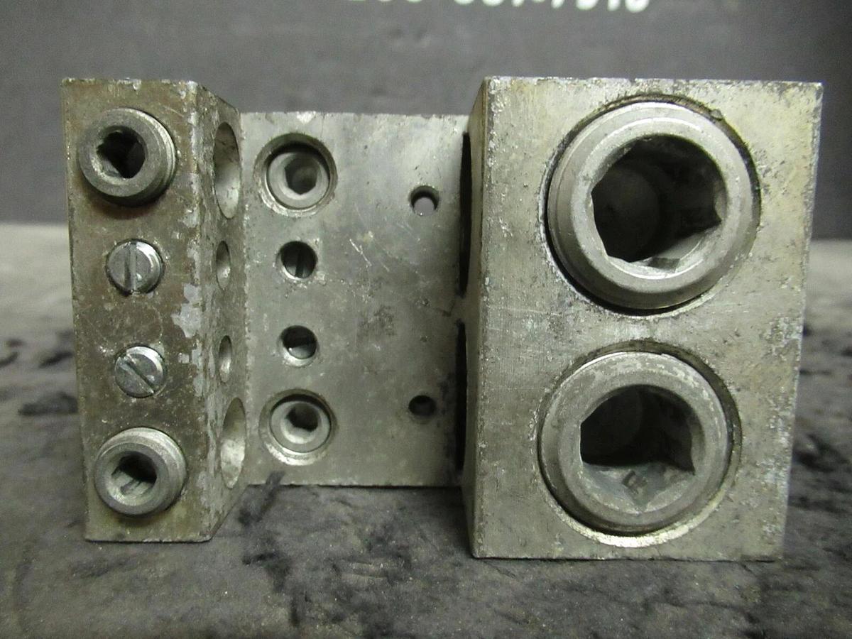 Used USD 5207-03 MECHANICAL DISTRIBUTION CONNECTOR TERMINAL LUG SET 600MCM - #14 WIRE