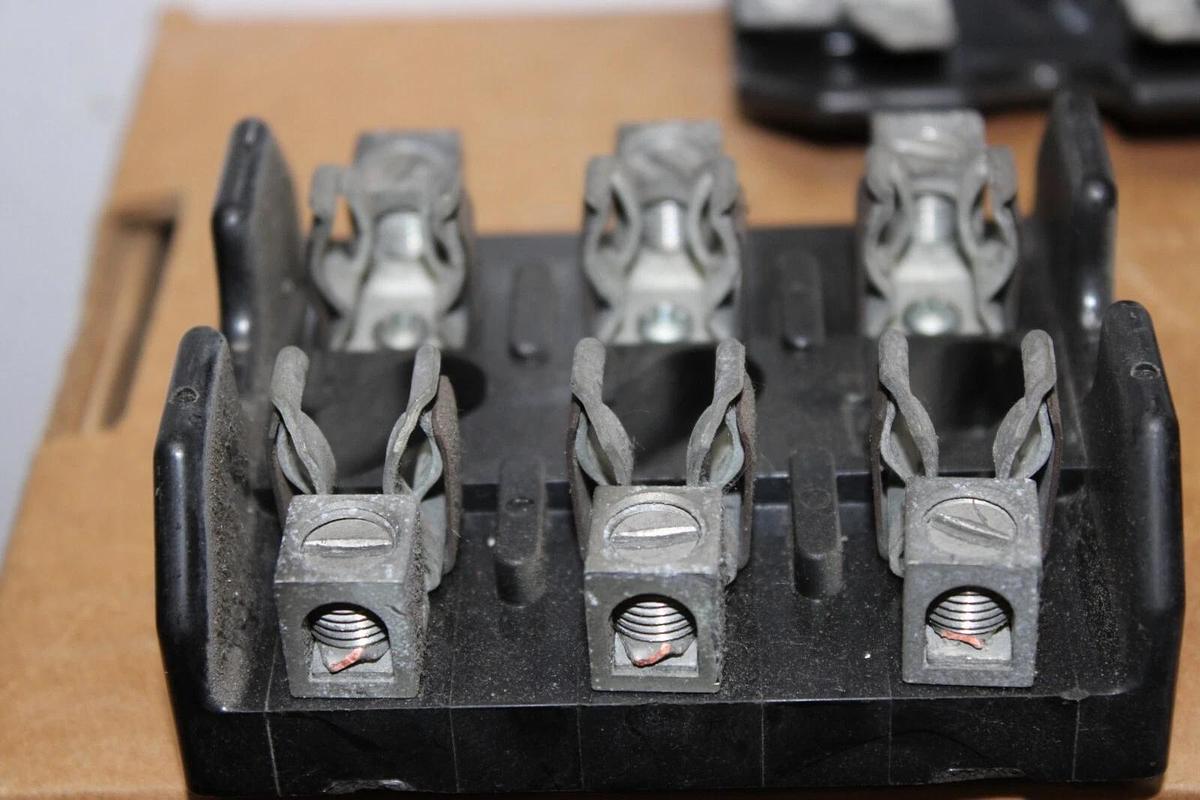 Used BUSS FUSE BLOCK HOLDER T60030-3CR 600 VAC 30 AMP 3-POLE **WARRANTY**