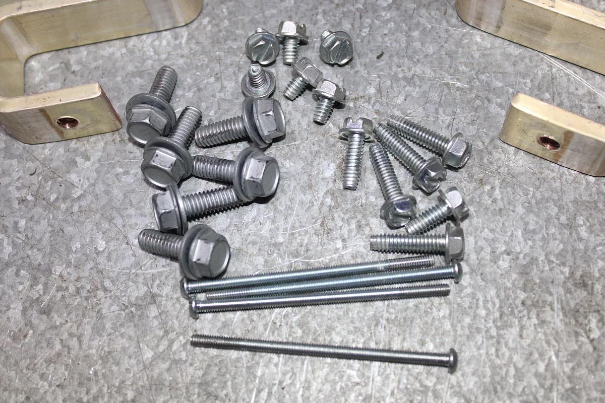SIEMENS TWIN MOUNTING KIT HARDWARE FOR S5 PANELBOARDS AND 3VA5 BREAKERS