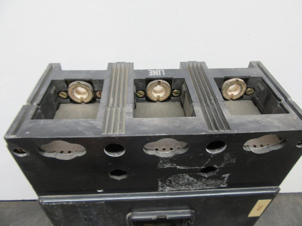 Used WESTINGHOUSE 3-POLE CIRCUIT BREAKER LA3400F 400 AMP 600 VAC *CHIPPED VIEW PICS*