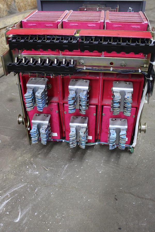 Used TOSHIBA VARIABLE SPEED DRIVE VT130E3U4110 11 KVA 460V 16.5 AMP 10 HP