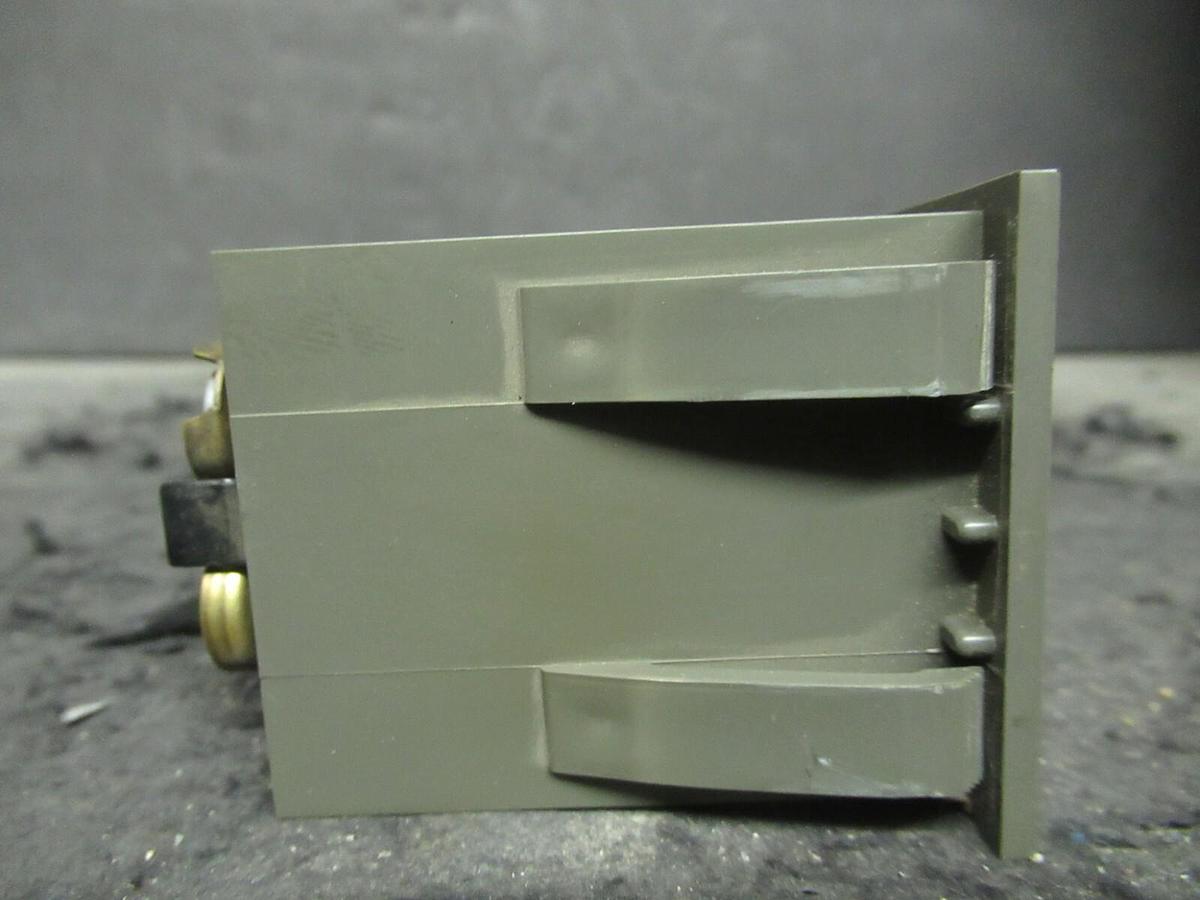 Used REDINGTON SR21-7717 PANEL MOUNT COUNTER X13160425-01 TIME INDICATING APPLIANCE