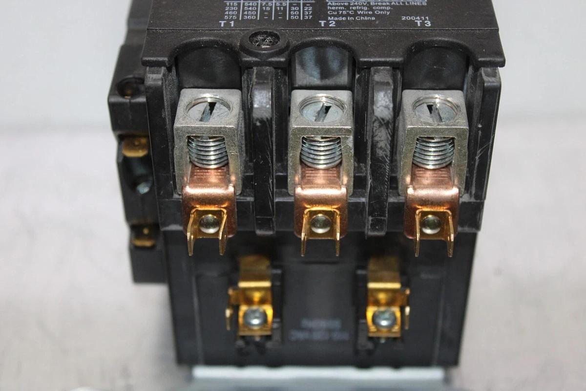 Used EATON CONTACTOR C25GNF390A 90 AMP 600 VOLT 50 HP 37 KW 3-PHASE 3-POLE