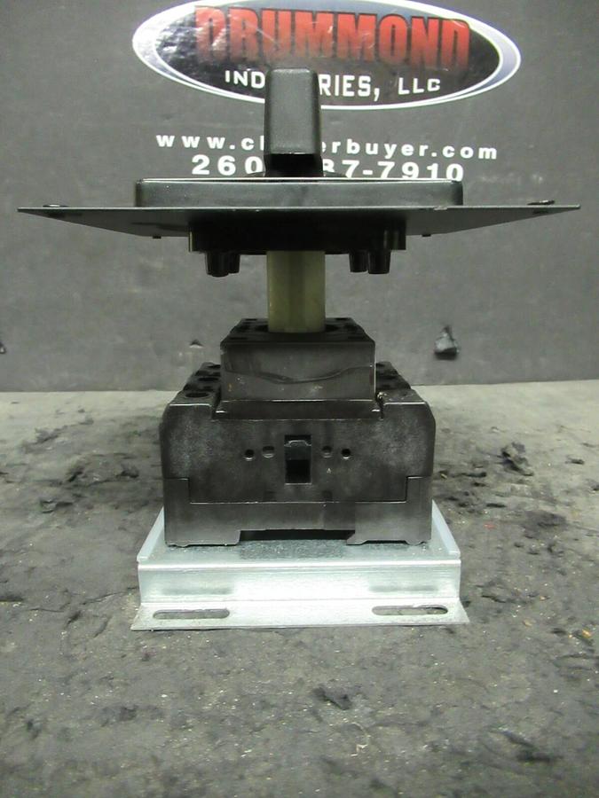 Used KLOCKNER MOELLER 60 AMP TWIST PANEL DISCONNECT SWITCH P3-63 40 HP @ 460 VAC 3 PH