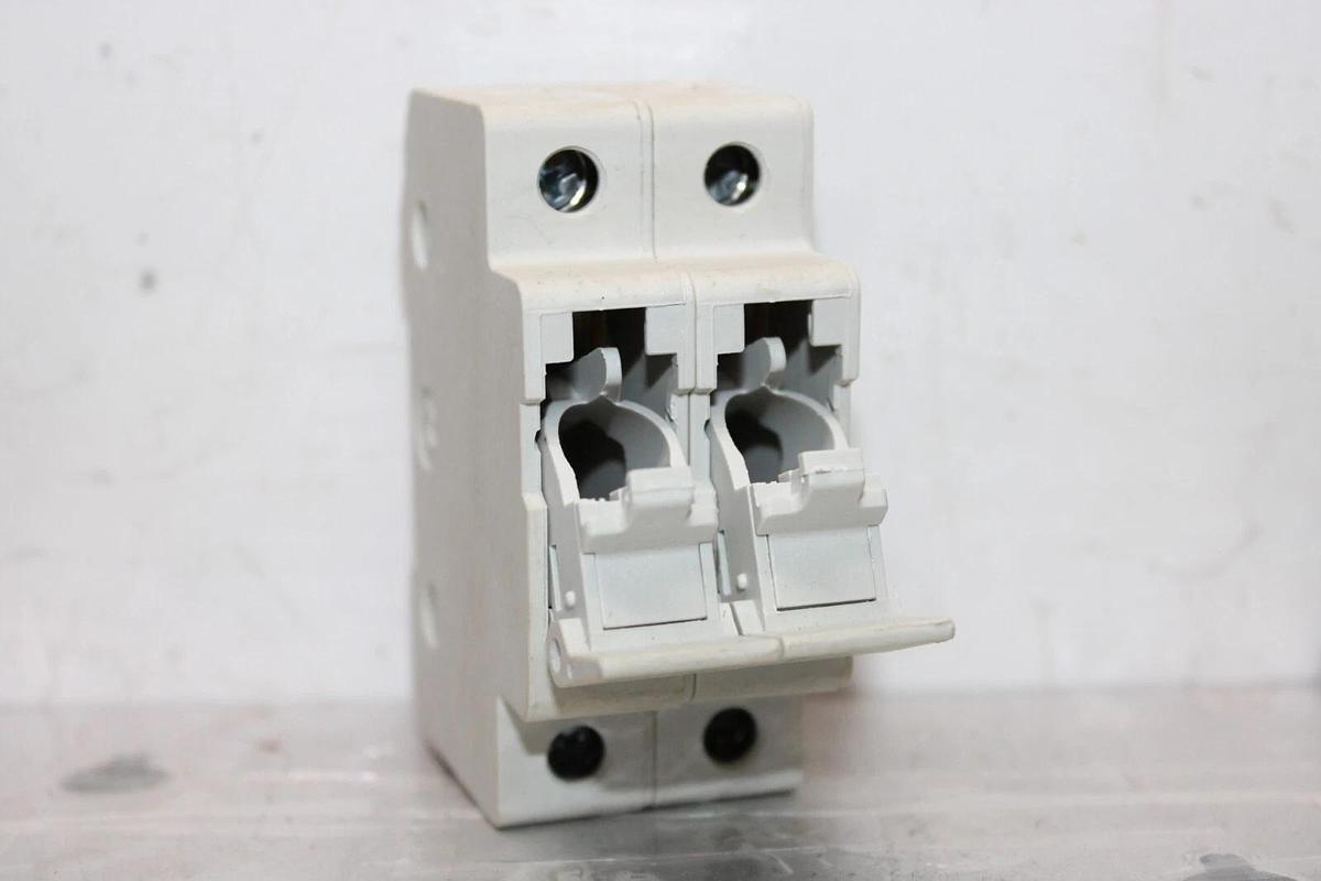 Used LITTELFUSE POWER-SAFE FUSE HOLDER LPSC-CH 2-POLE 600 VOLT 30 AMP CLASS CC