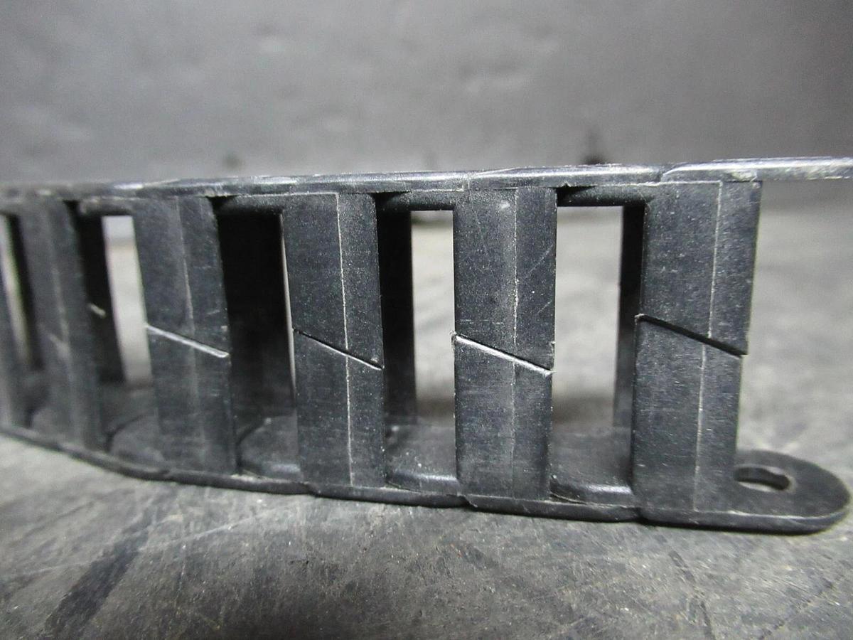 Used IGUS 2.1 045.20.038 CUT LINKS 7" LENGTH X 1" WIDTH X 1/2" TALL ADJUSTABLE TRACK