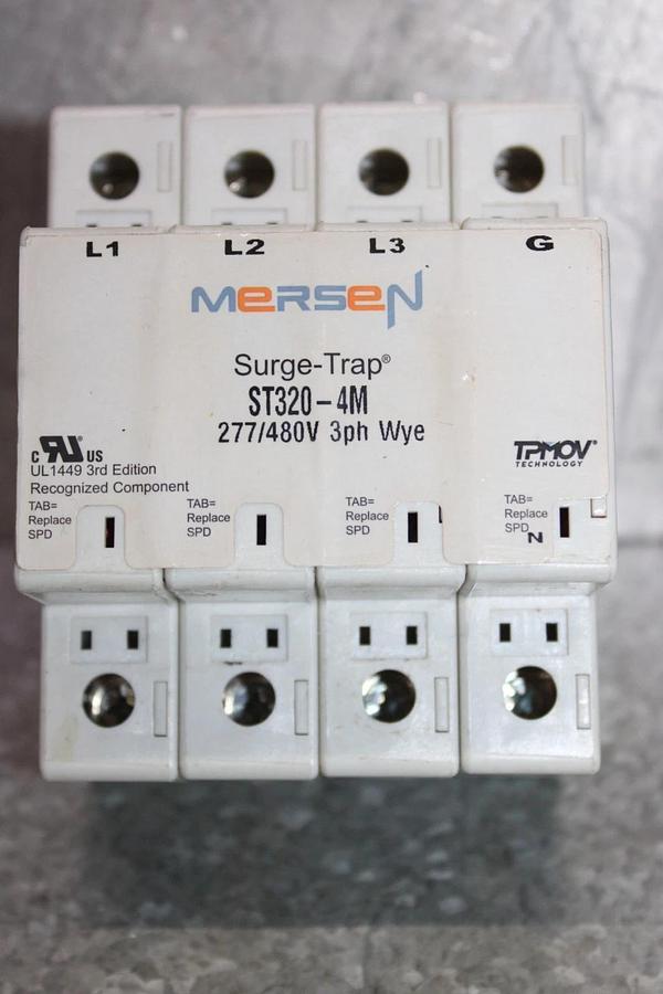 Used MERSEN SURGE-TRAP SURGE PROTECTOR ST320-4M 480/277 VAC 3-PHASE 4-POLE