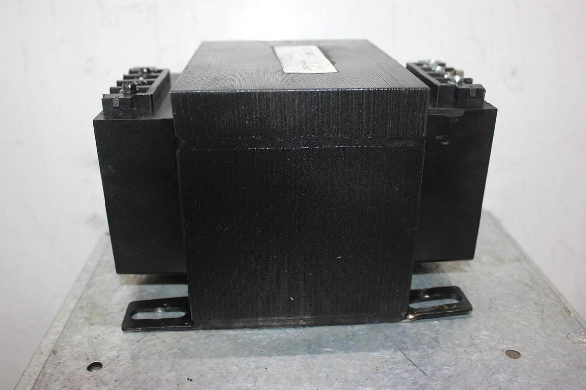 Used EATON TRANSFORMER C1000K2A 1 KVA 60 HZ B1K0-0448-3H INPUT: 240/480V OUTPUT: 120V