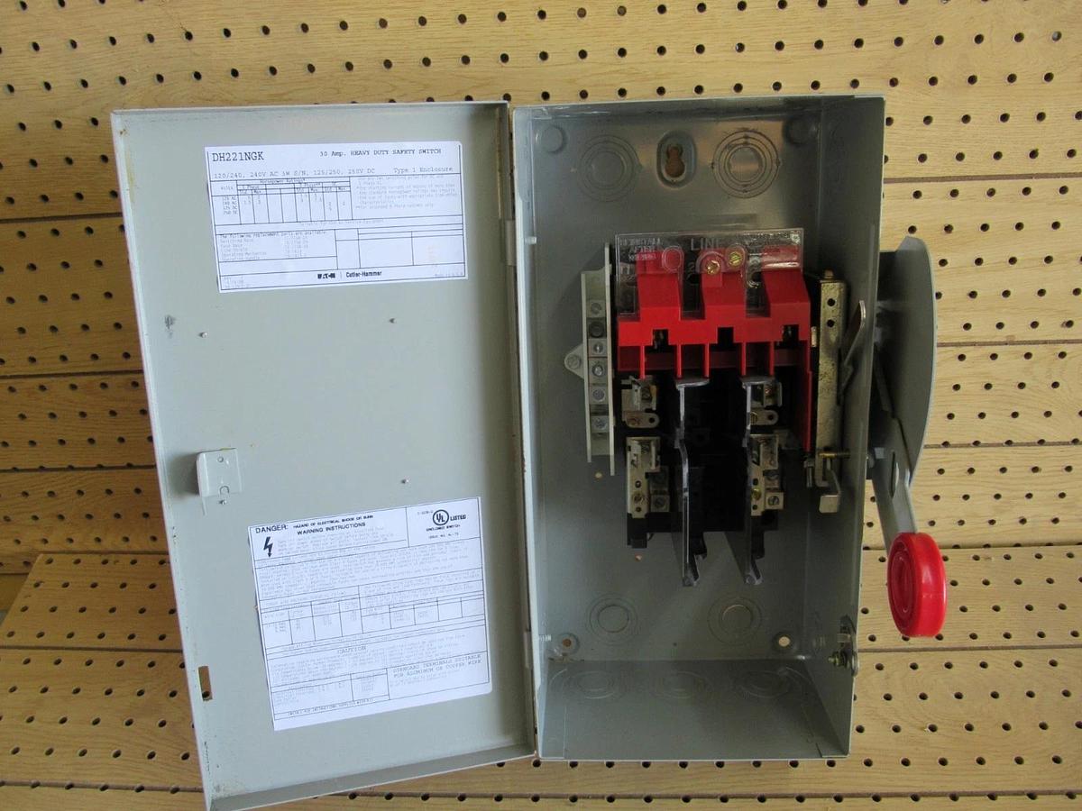 Used CUTLER HAMMER DISCONNECT DH221NGK 30A 240VAC 250VDC 2-POLE **WARRANTY INCLUDED**