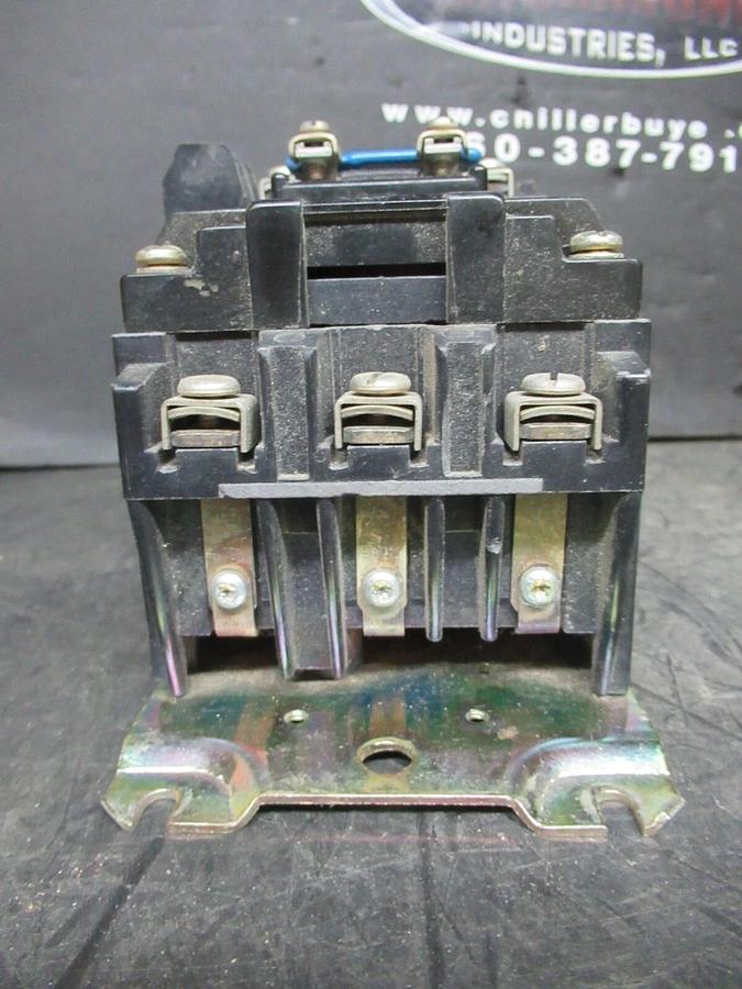 Used ALLEN BRADLEY NEMA 1 CONTACTOR 500F-BOD93 27 AMP 600 VAC 10 HP W/ 599-K04