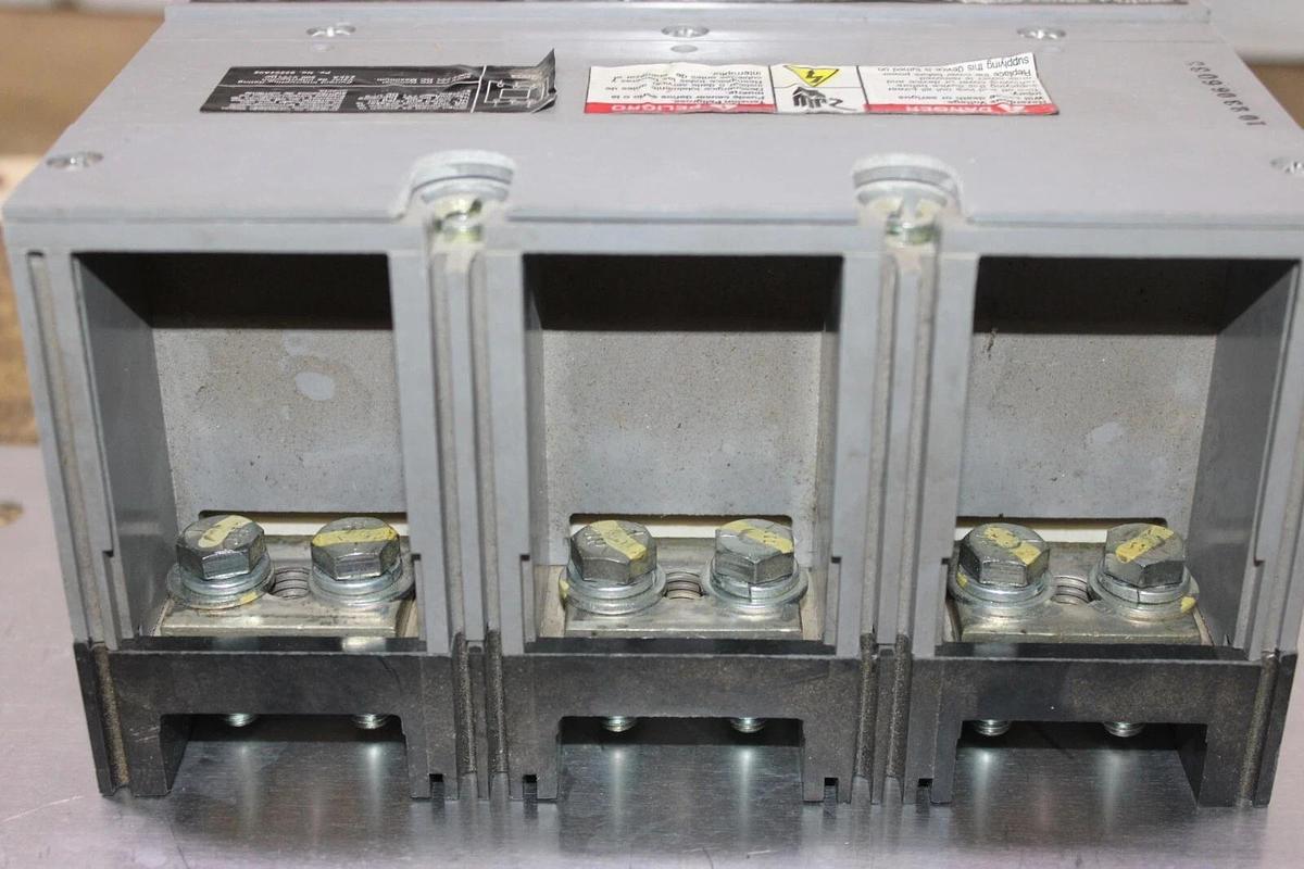 Used SIEMENS SENTRON CIRCUIT BREAKER JXD3B300H 300 AMP 600 VAC 3-POLE JXD6-A