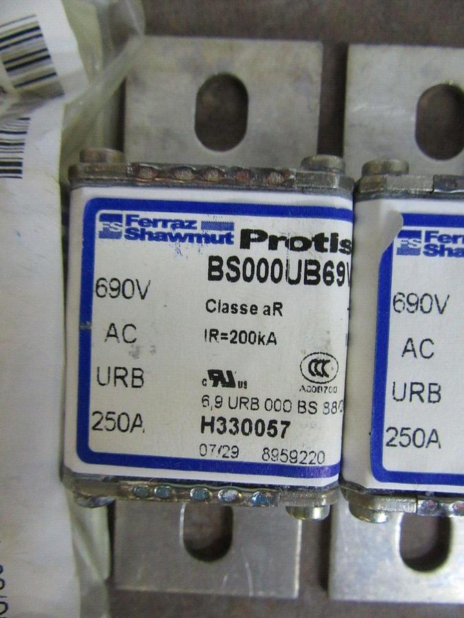 FERRAZ SHAWMUT PROSTITUTOR FUSES BS000UB69V250 250 AMP 690 VAC **NEW SURPLUS**