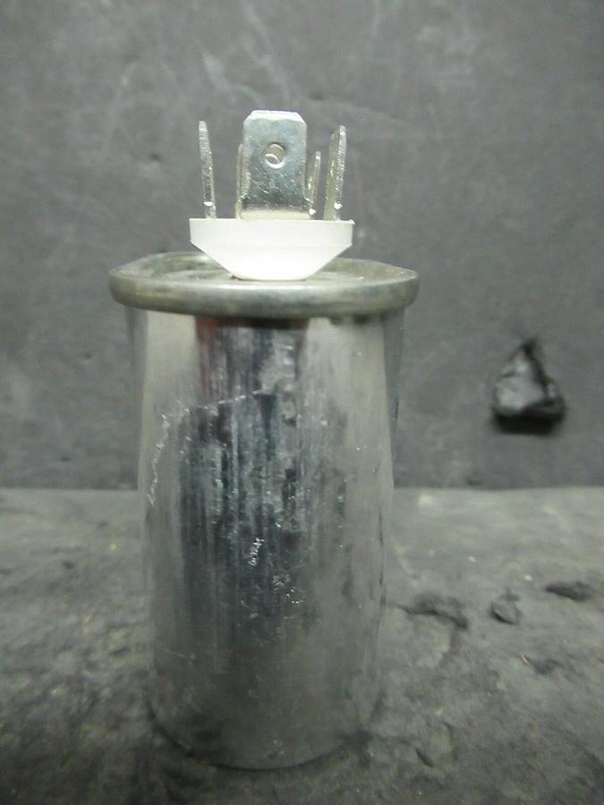Used BEACON COMPONENTS 2 MFD MOTOR SINGLE RUN CAPACITOR CR2X440 440 VAC +10/-5%