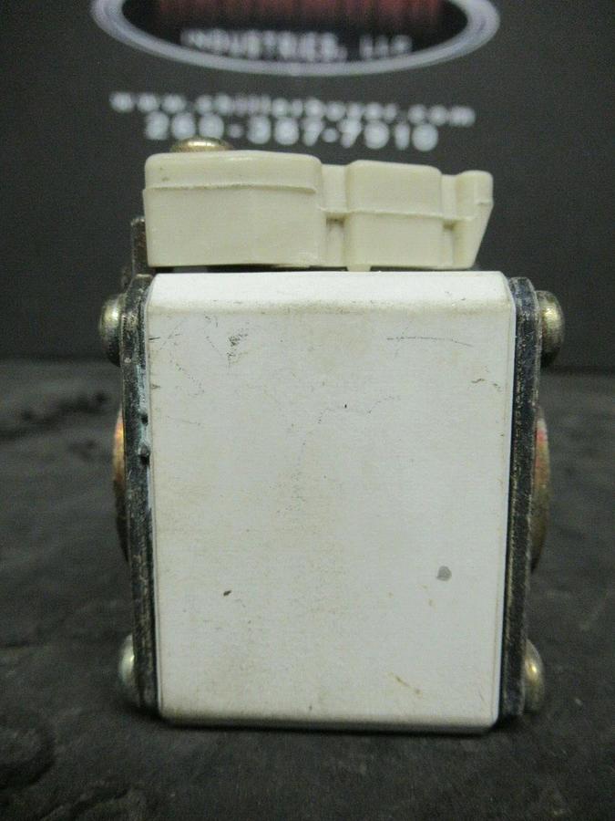 Used FERRAZ SHAWMUT PROTISTOR FUSE S101607CF00 550 AMP 700 VAC R070URD31TTI0550