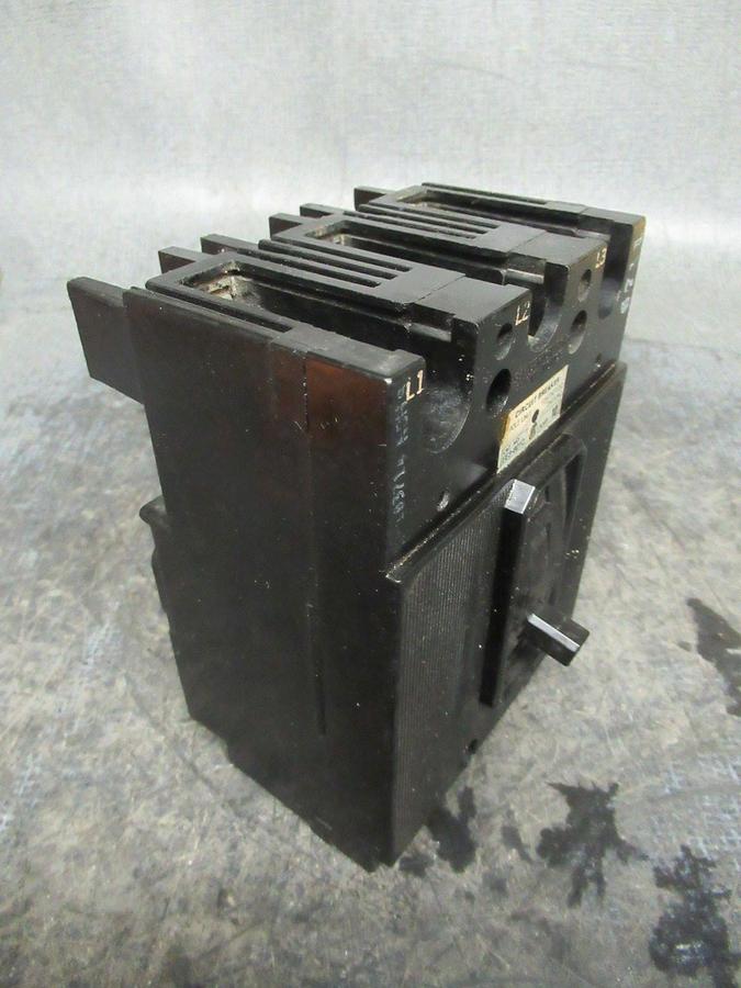 Used 10 AMP ITE BREAKER EE3-B010 240 VAC 3 POLE **WARRANTY INCLUDED**
