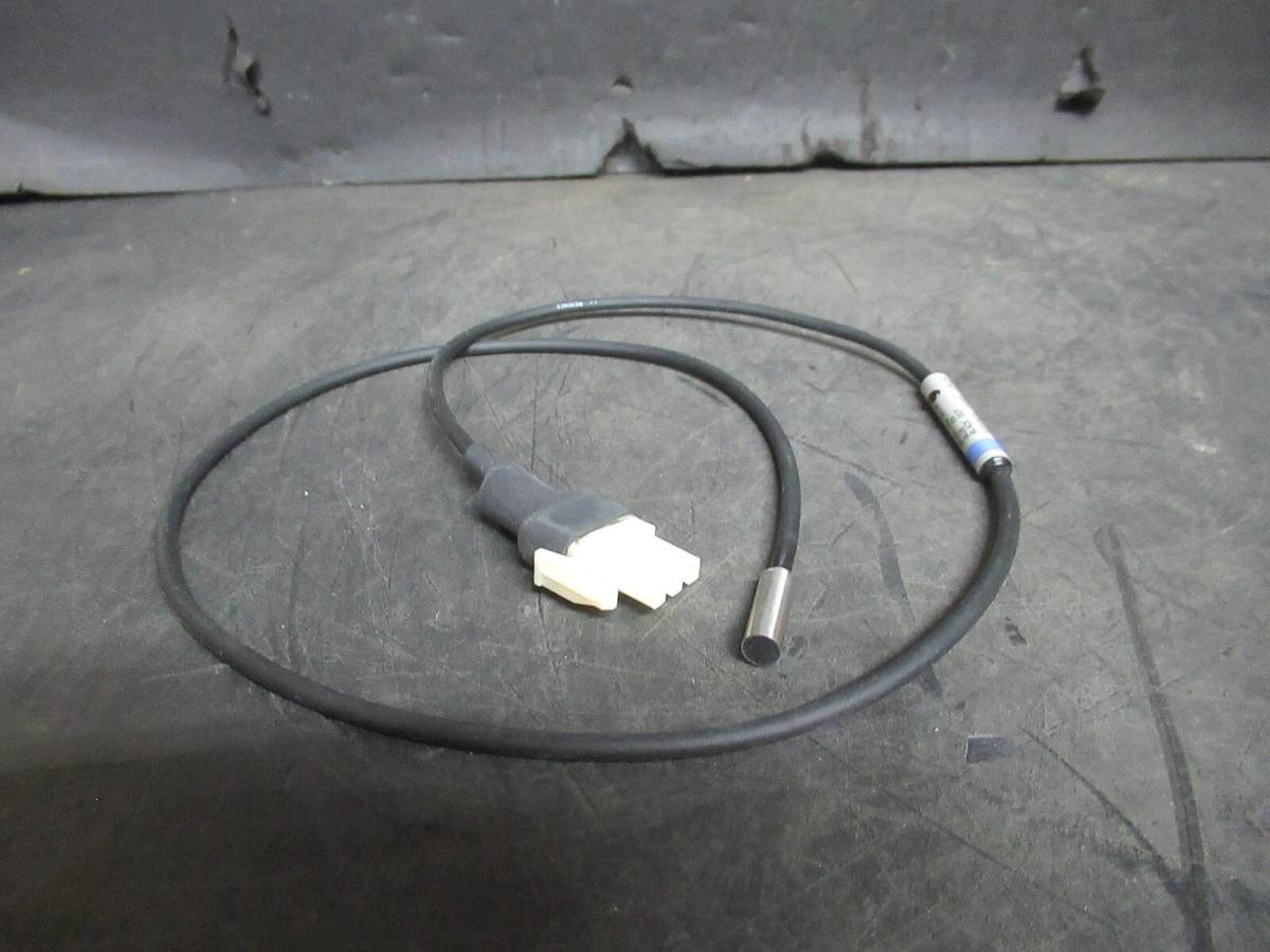 NEW IN BOX KEYENCE SHIELDED PROXIMITY SENSOR EM-054 10.8-30 VDC **WARRANTY**