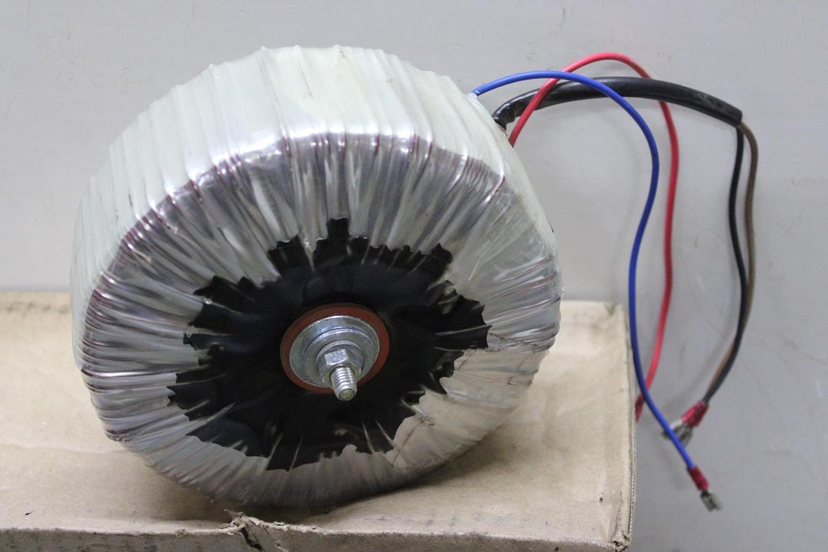 Used GENERAL ELECTRIC REVERSING STARTER CL01A310T 25 AMP 600 VAC 10 HP
