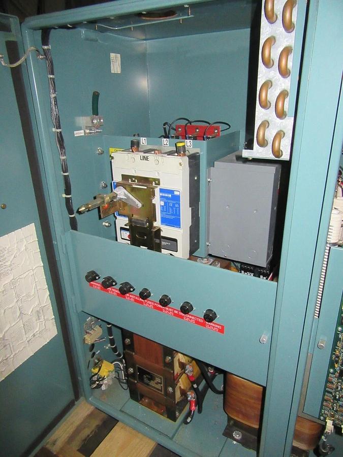 Used YORK / JOHNSON CONTROLS 351 HP VSD 371-017420-103 MO# TM351T B6F-46 390 A DRIVE