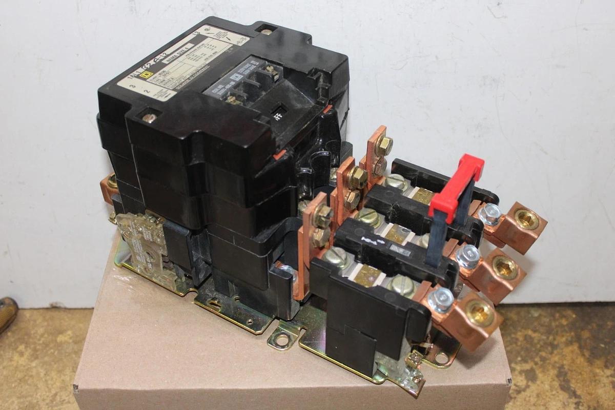Used SQUARE D NEMA STARTER 8536SF01 NEMA 4 600 VAC 3-POLE 100 HP COIL: 120V