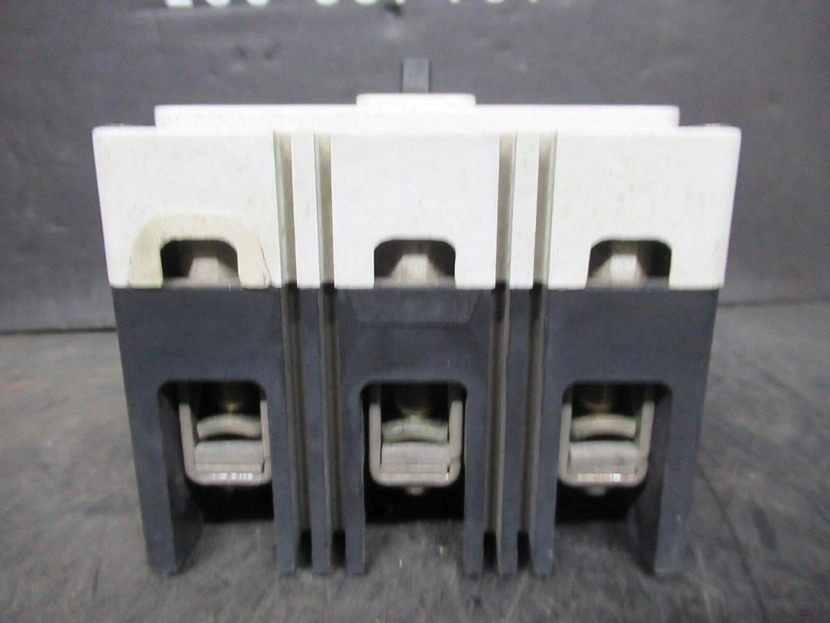 Used CUTLER HAMMER BREAKER HMCP007COC 7 AMP 3-POLE 600 VAC 250 VDC W/ LUGS
