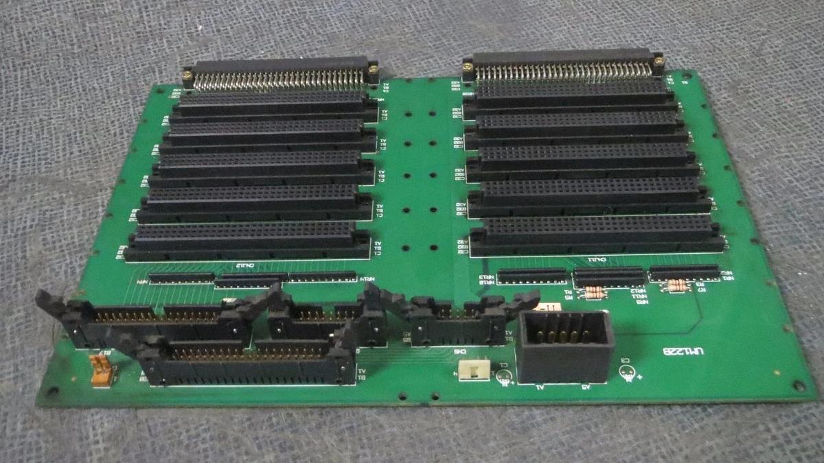 Used NACHI 10 SLOT RACK CIRCUIT BOARD MODEL: UM122B **WARRANTY INCLUDED**