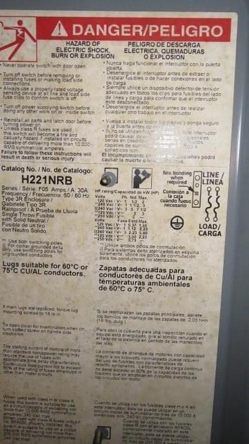 Used SQUARE D FUSIBLE DISCONNECT 30 AMPS 240 VOLTS H221NRB 2 POLE SAFETY SWITCH