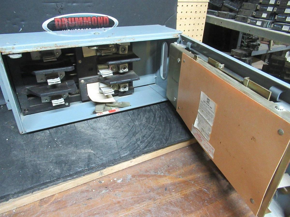Used SQUARE D QMB SAFLEX UNIT QMB-3220 200 AMP 240 VAC 3-POLE 3-PHASE 50 HP
