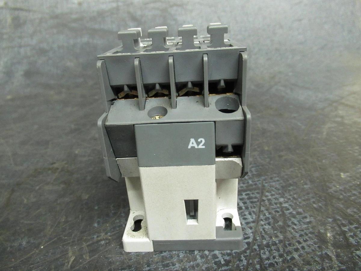 Used YORK CONTACTOR 024-25522-000 600V 7.5HP 26A **WARRANTY INCLUDED**