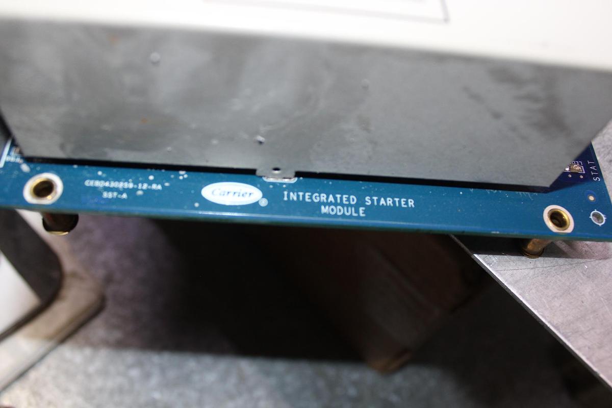 Used MCQUAY CAREL MICROTECH II HVAC CHILLER CONTROLLER PCO2MQ2BM0