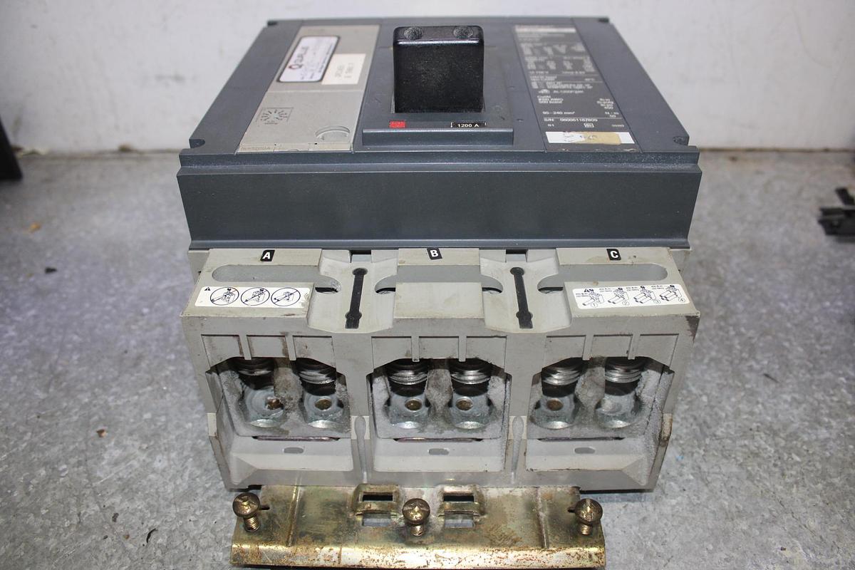 Used SQUARE D I-LINE CIRCUIT BREAKER MA36400 400 AMP 600 VAC 3-POLE