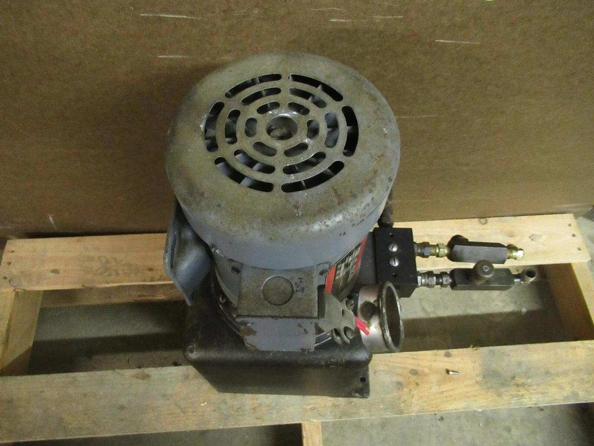 Used HYDRAULIC PUMP DAYTON 3-PHASE 3N234-A 3/4 HP 3450 RPM 60 HZ 1.0 SF LINE OILER