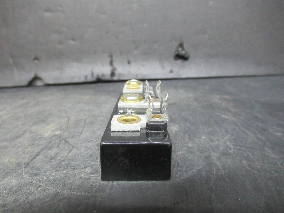 Used SQUARE D FUSE BLOCK ASSEMBLY 9070 AP-4 SER. A 250 VOLT **WARRANTY INCLUDED**