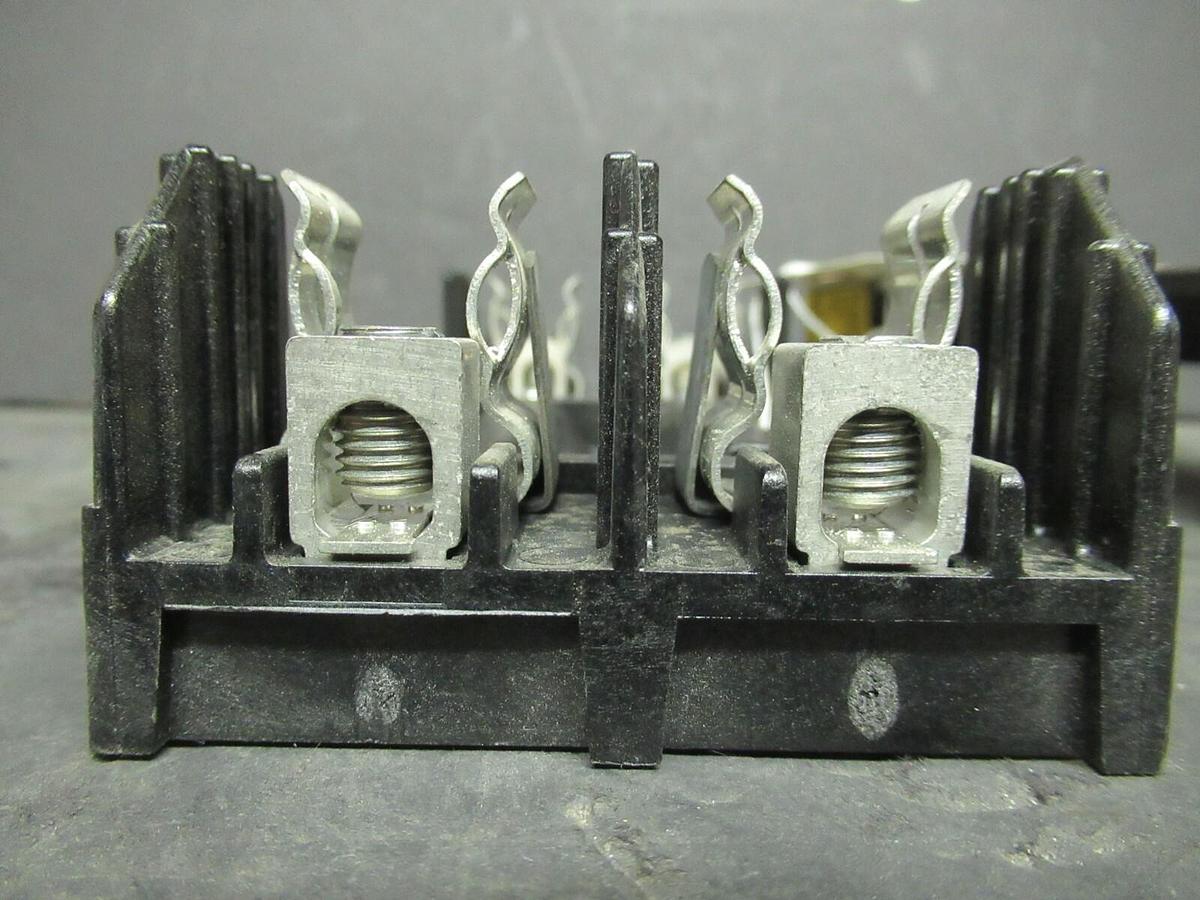 Used (2) BUSSMANN FUSE HOLDER H60030-2CR FOR 30 AMP 600 V CLASS M FUSES **WARRANTY**
