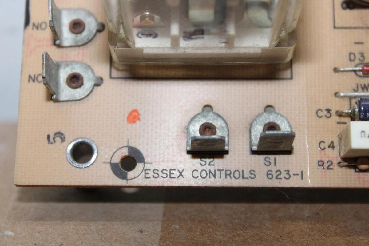 Used CARRIER ESSEX REPLACEMENT RELAY CIRCUIT BOARD HN65KZ027 623-1 **WARRANTY**