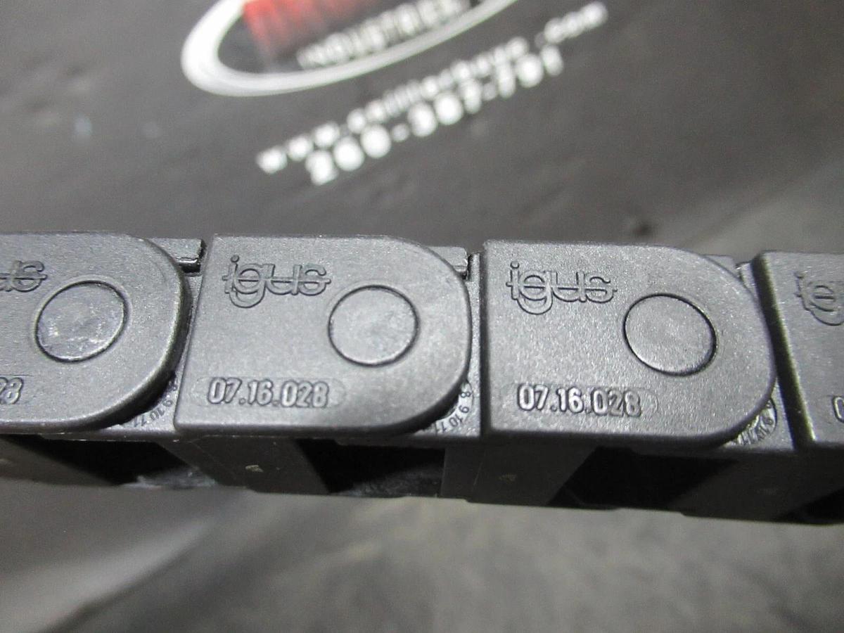 Used IGSU PLASTIC WIRE TACK 77" LENGTH X 7/8" WIDTH X 1/2" TALL 07.16.028 98 LINKS