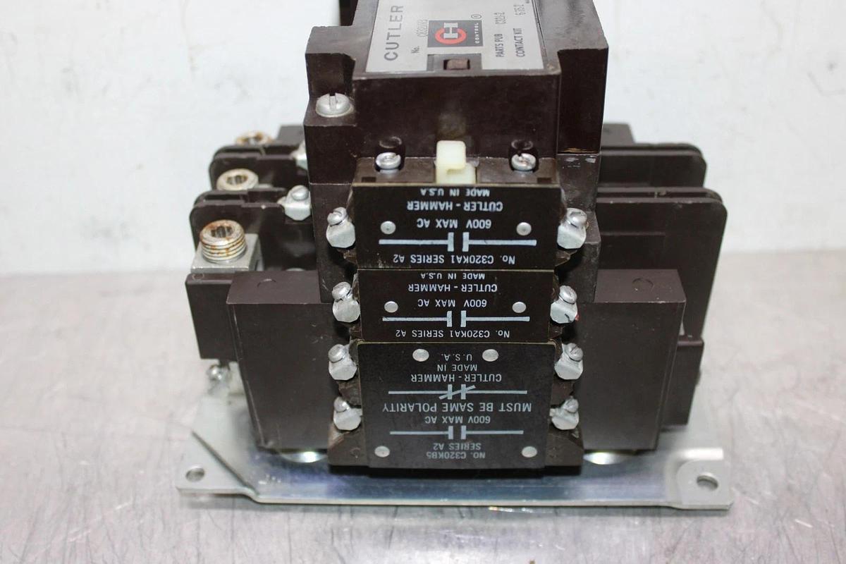 Used CUTLER-HAMMER CONTACTOR C832JN3 NEMA SIZE 3 120 AMP 600 VAC 3-POLE COIL: 120 V