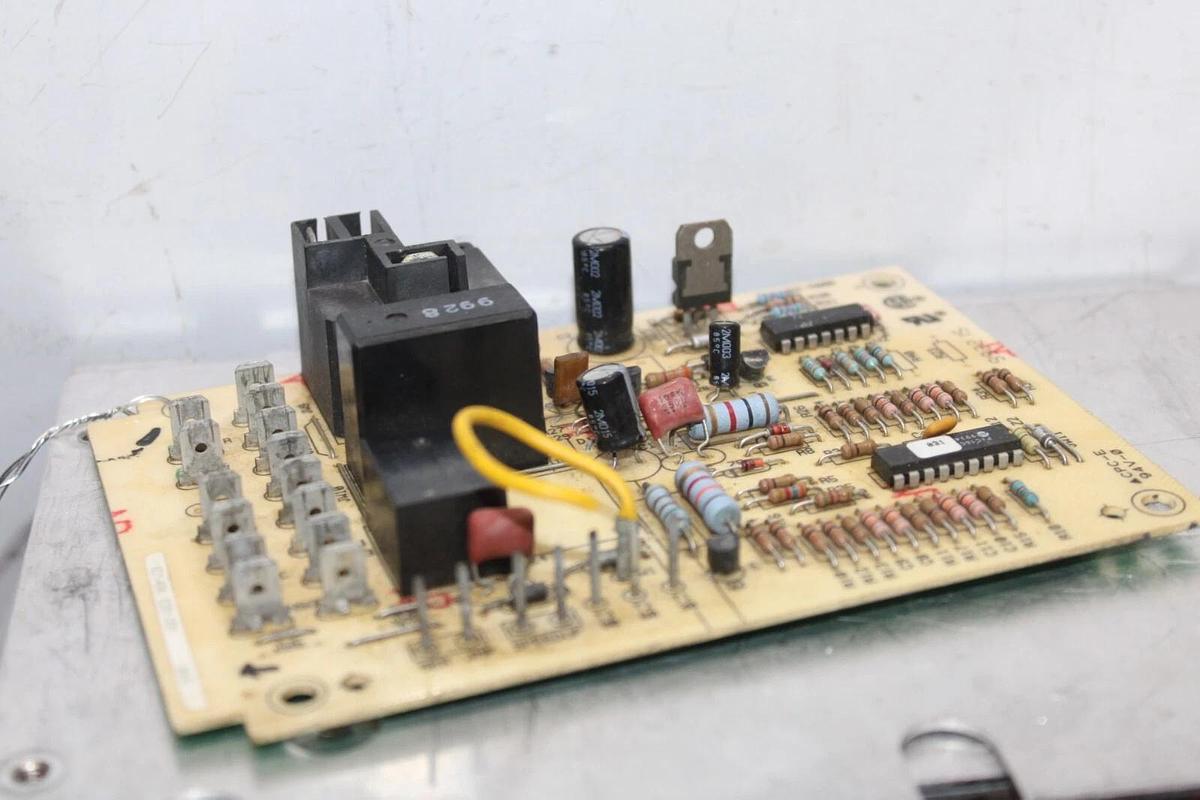 Used ICP HEIL TEMPSTAR FURNACE CONTROL CIRCUIT BOARD 621-83-400B 621-404 8201-069