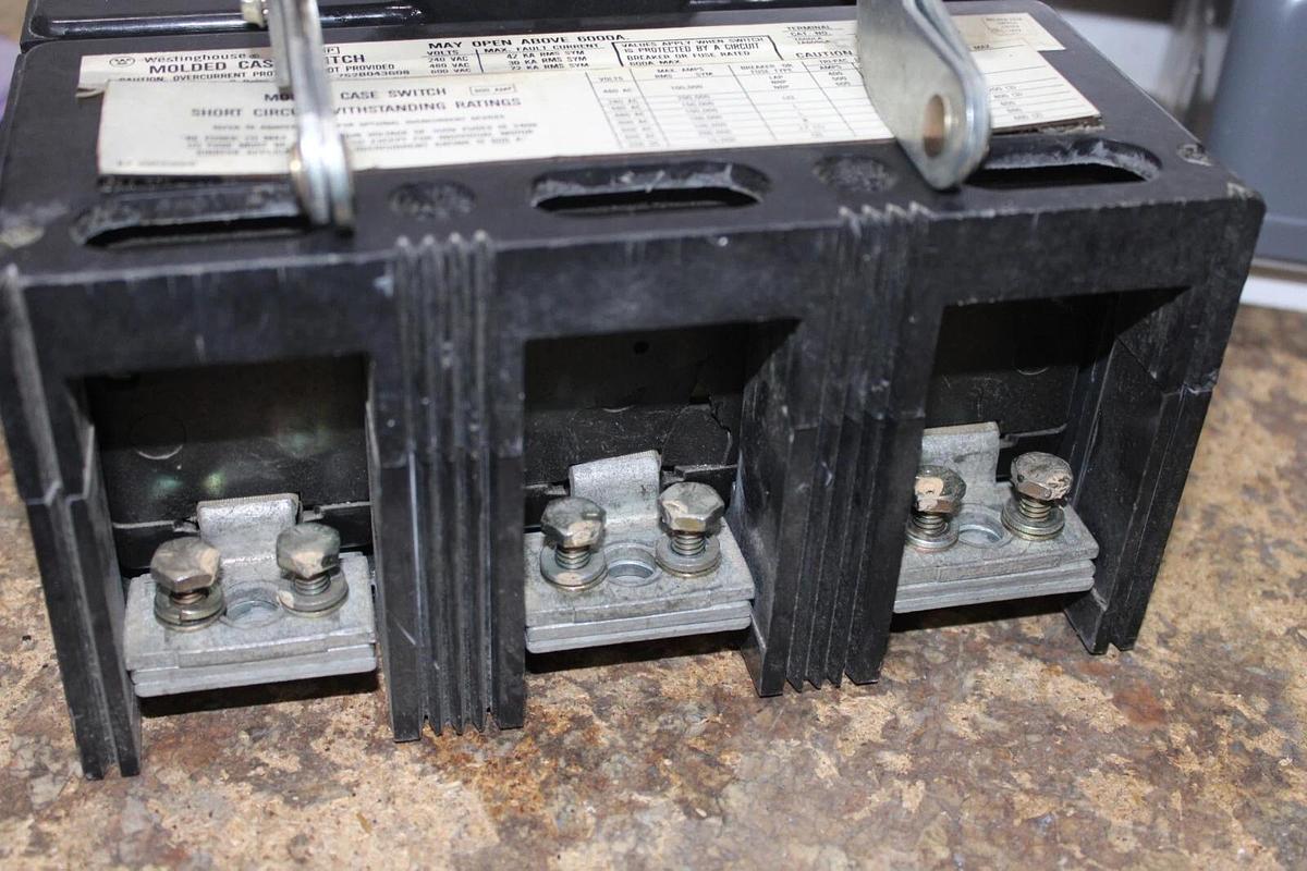 Used WESTINGHOUSE MOLDED CASE SWITCH LC3600WK 600 AMP 3-POLE 600 VAC **WARRANTY**