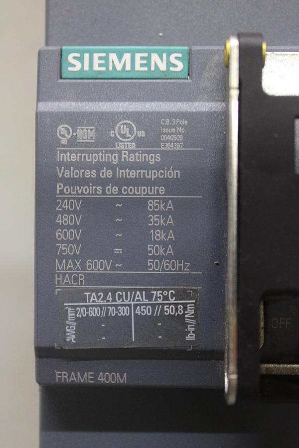 SIEMENS CIRCUIT BREAKER 3VA4130-4ED34-0AA0 30 AMP 600 VAC 3-POLE