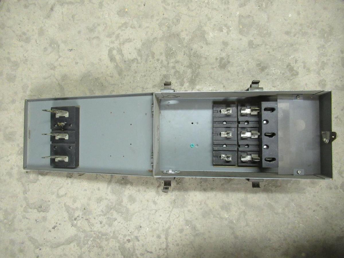 Used WESTINGHOUSE COP 30 AMP 240V FUSIBLE BUSS BUS PLUG STYLE 454D339G03 TAP