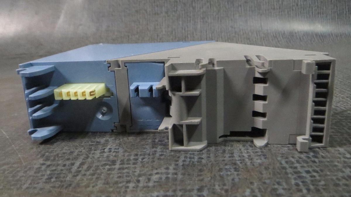 Used SIEMENS APOGEE POINT TERMINATION MODULE WITH BASE MODEL: PTM6.20250 **WARRANTY**