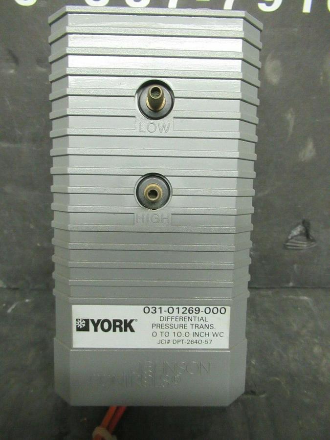 Used JOHNSON CONTROLS / YORK DIFFERENTIAL PRESSURE TRANS. FURNACE CTRL. 031-01269-000