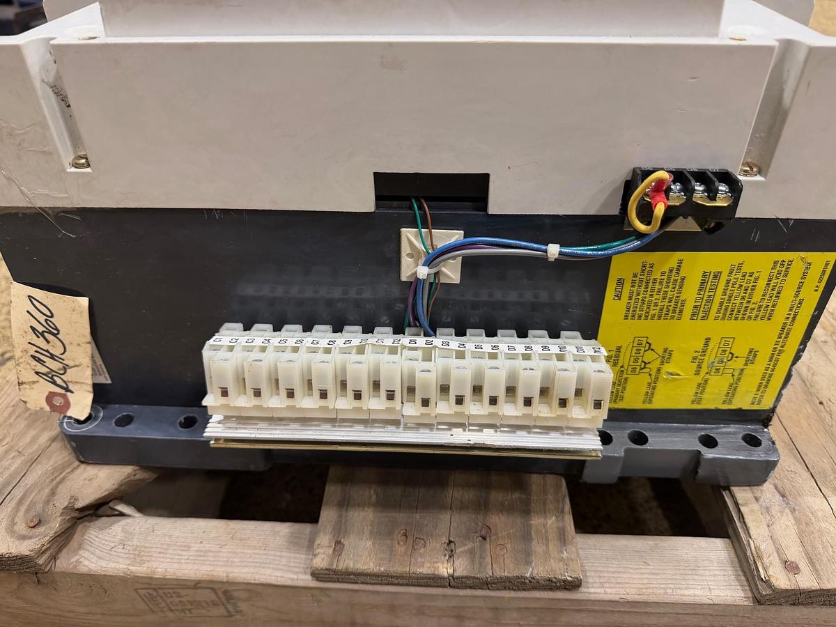 Used CUTLER HAMMER CIRCUIT BREAKER 