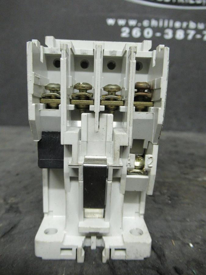 Used CUTLER HAMMER CONTACTOR CE15BNS3 5 HP @ 10 AMPS / 460 VAC 110 V COIL DIN RAIL
