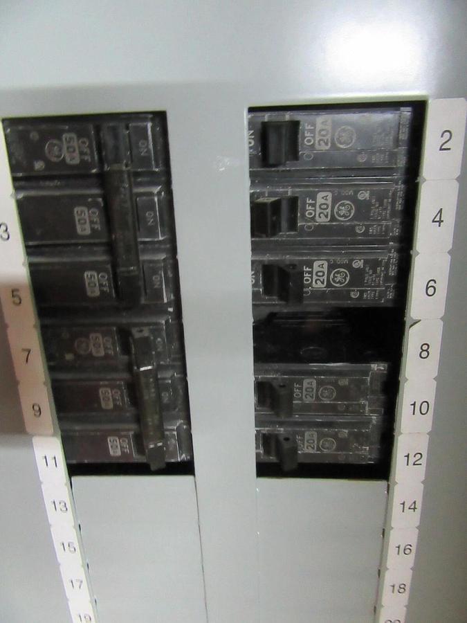 Used GE SERVICE PANEL AQF3421ABX 125 AMP 208Y/120 VOLT 3-PHASE W/ SURGE PROTECTOR