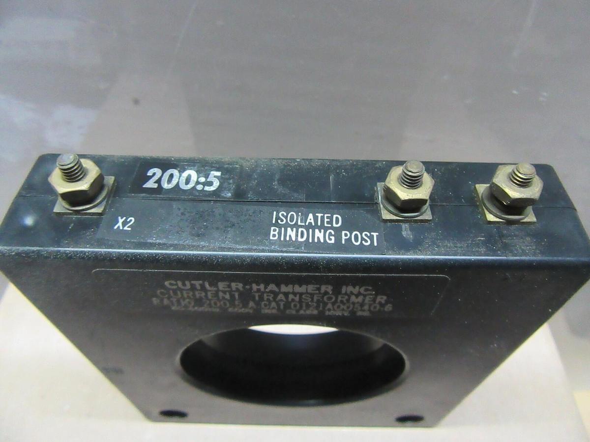 Used VUTLER HAMMER CURRENT TRANSFORMER 0121A00540-6 200:5A 50-400 HZ